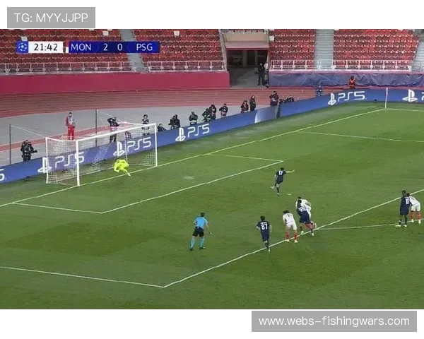 巴黎圣日耳曼客场3-2逆转摩纳哥，杜埃替补登场梅开二度